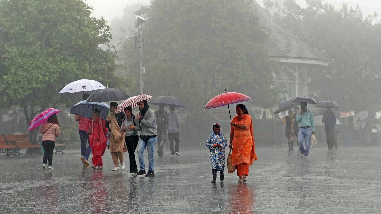 Chinas Heaviest Rains In 140 Years Kill 20 Leave 27 Missing